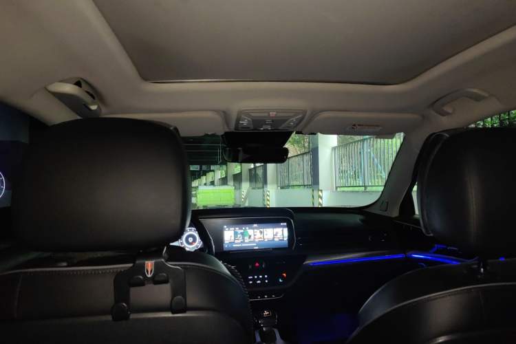 Used Hongqi HS5 2019 2.0T Smart Connect Flagship All-Wheel-Drive Version Headliner