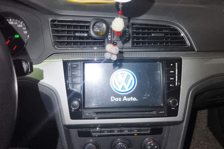 Used Volkswagen Lamando 2015 230TSI DSG Fashion Edition