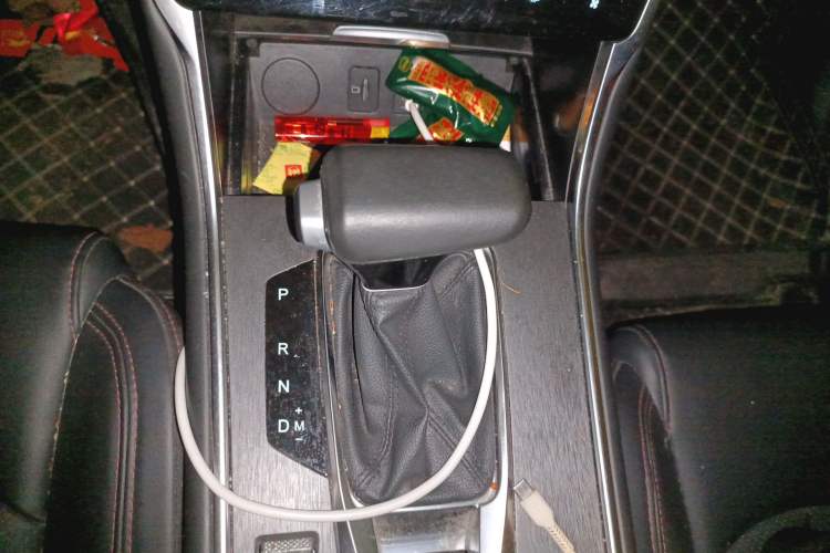 Used CHANGAN CS75 2023 Enjoy Edition 1.5T DCT Prestige Version Gear Lever