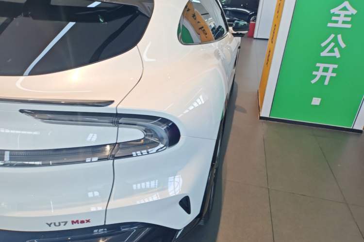 Used Xiaomi Auto YU7 2025 Ultra-Long Range High-Performance All-Wheel-Drive Max Edition Right Rear Taillight