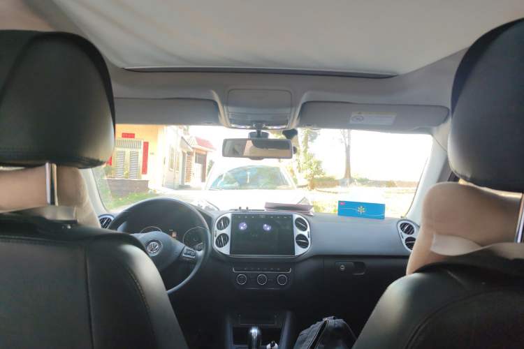 Used Volkswagen Tiguan 2015 1.8TSI Automatic Two-Wheel Drive Luxury Model Headliner