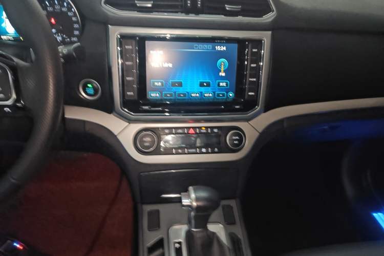 Used Haval H6 Coupe 2016 Blue Label 1.5T Automatic Two-Wheel Drive Elite Model Audio And AC Panel