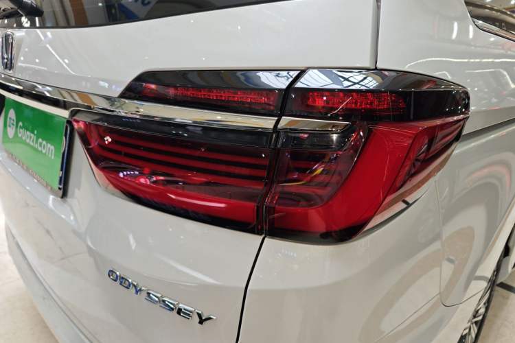 Used Honda Odyssey 2024 2.0L eHEV Sharp·Leading Edition Right Rear Taillight