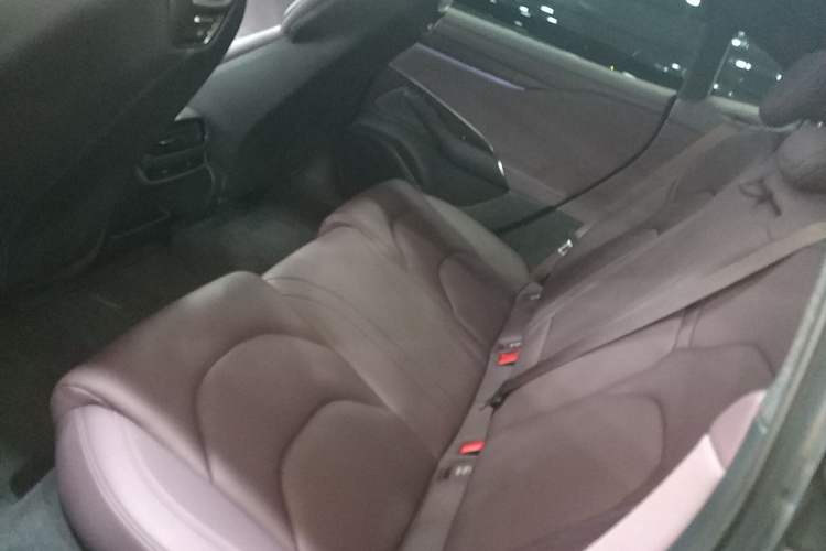 Used Xiaomi Auto SU7 2024 Rear-Drive Long-Range Intelligent Driving Version Left Rear Seat