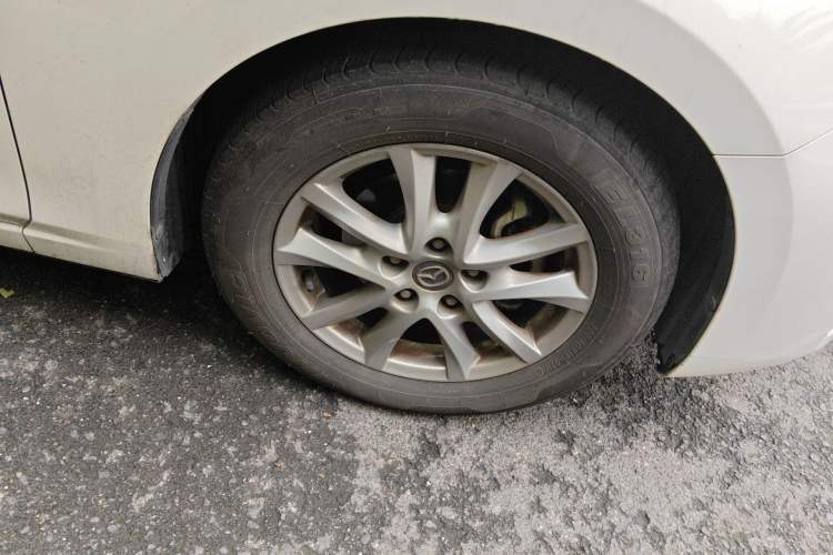 Used Mazda 3 Axela 2017 Sedan 1.5L Automatic Comfort Model Emission Standard China V Right Front Wheel Hub