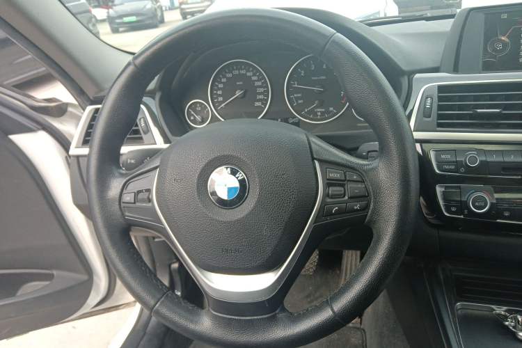 Used BMW 3 Series 2016 316i Fashion Model
