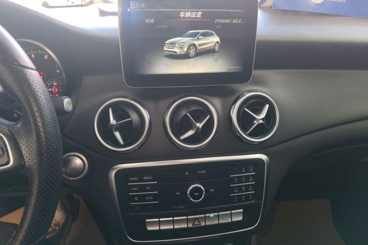 Used Mercedes-Benz GLA 2017 GLA 200 Sport Edition Audio And AC Panel