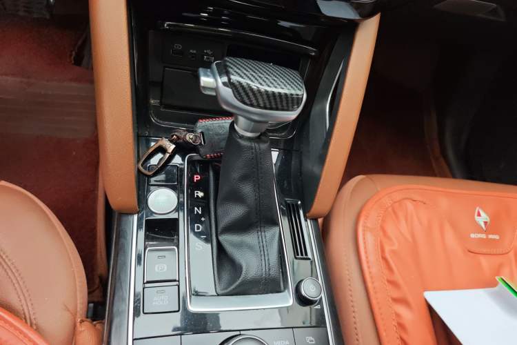 Used BORGWARD BX7 2016 28T Two-Wheel Drive Luxury Version 5 Seats