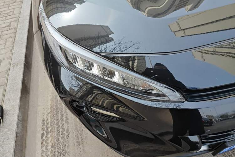 Used Toyota Wildlander 2022 2.0L CVT Four-Wheel Drive Luxury Edition Right Front Headlight