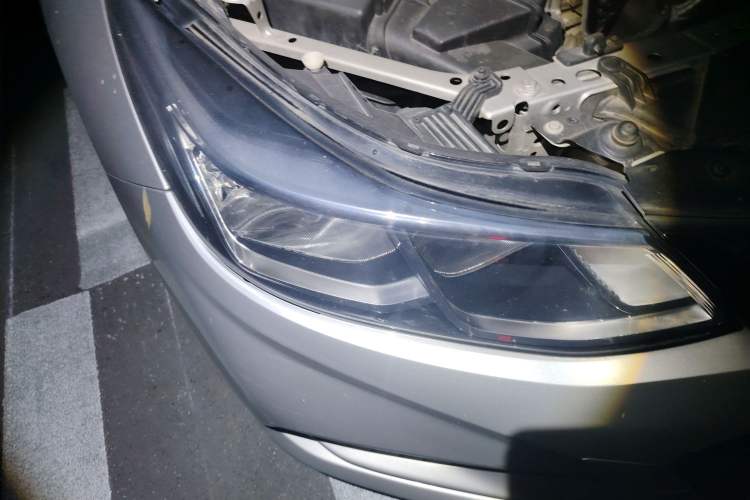 Used Chevrolet Cruze 2018 Redline 320 Automatic Pioneer Edition Right Front Headlight