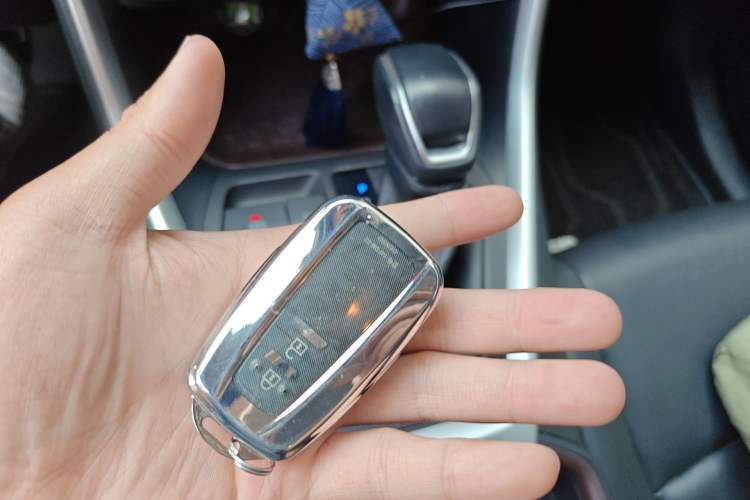 Used Toyota RAV4 2022 2.0L CVT Two-Wheel Drive Prestige Edition Vehicle Key