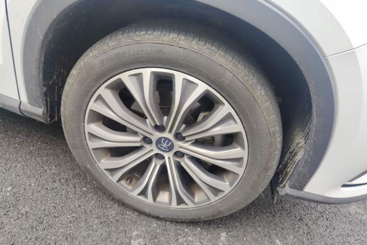 Used BYD Song Pro New Energy 2019 EV High-Power Long-Range Flagship Model Right Front Wheel Hub