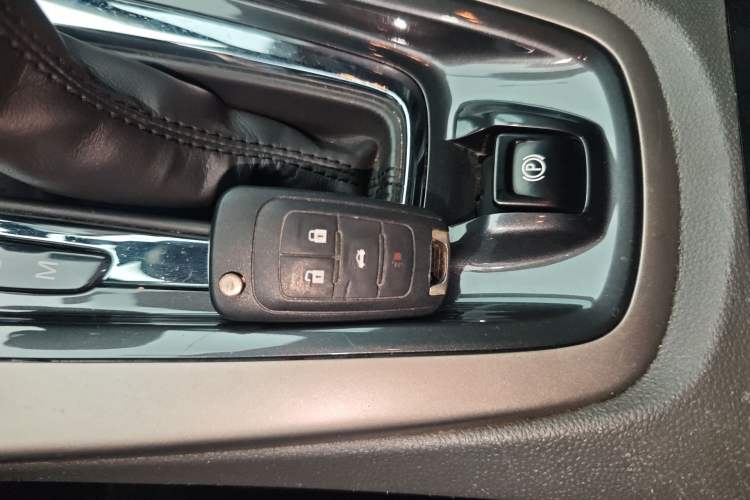 Used Chevrolet Malibu 2017 1.5T Automatic Luxury Edition Interior 1