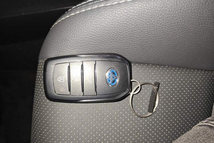 Used Toyota FRONTLANDER 2023 2.0L Smart Electric Hybrid Dual-Engine Deluxe Version