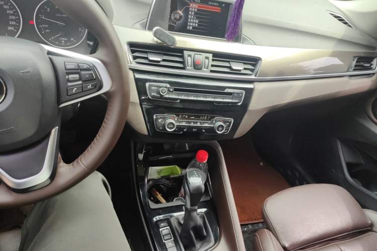 Used BMW X1 2016 sDrive18Li Luxury Model Audio And AC Panel