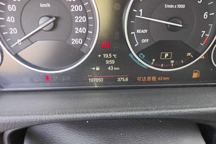 Used BMW 3 Series 2013 320Li Luxury Design Package
