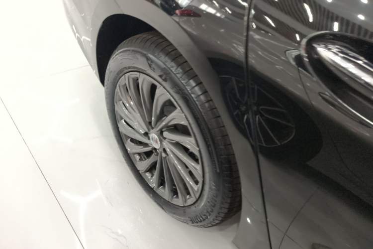 Used Buick LaCrosse 2025 28T Platinum Edition