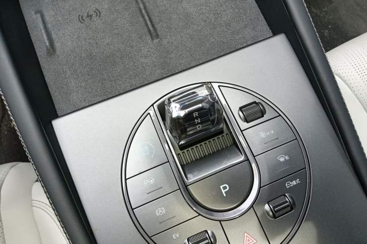 Used BYD Seal 06 New Energy 2025 DM-i Smart Drive 120KM Deluxe Model Gear Lever