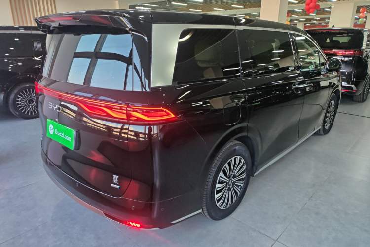 Used BYD Xia 2025 DM-i 1.5T 180km Excellence Model Rear Right 45 Deg