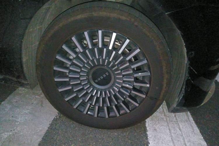 Used Zeekr 009 2024 Six-Seat Executive Version 4WD 108 kWh
