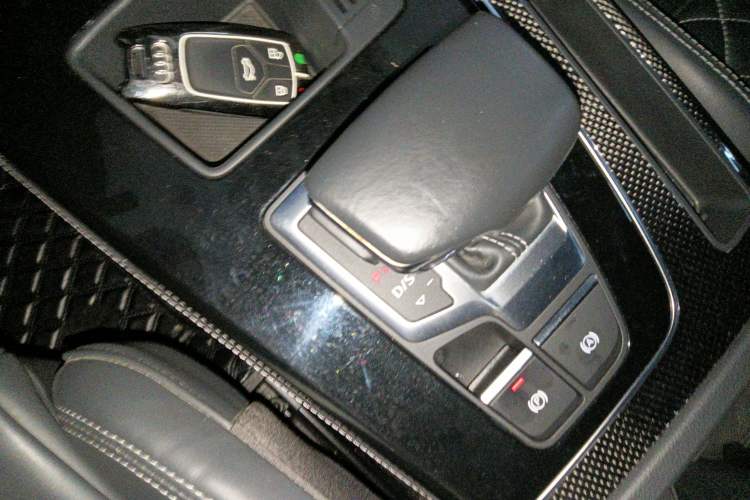 Used Audi Q5L Sportback 2022 40 TFSI Fashion Model Gear Lever