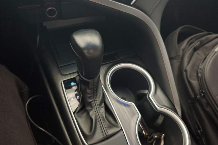 Used Toyota Camry 2023 2.0G Luxury Edition
