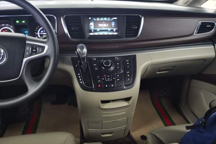 Used Buick GL8 2018 28T Comfort Model China VI Standard