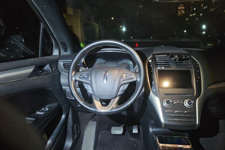 Used Lincoln MKC 2017 2.0T Two-Wheel Drive Deluxe Edition
