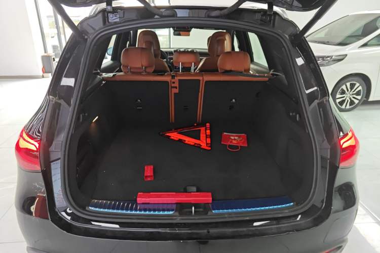 Used Mercedes-Benz GLC New Energy 2025 350 e L 4MATIC Collector's Edition Trunk