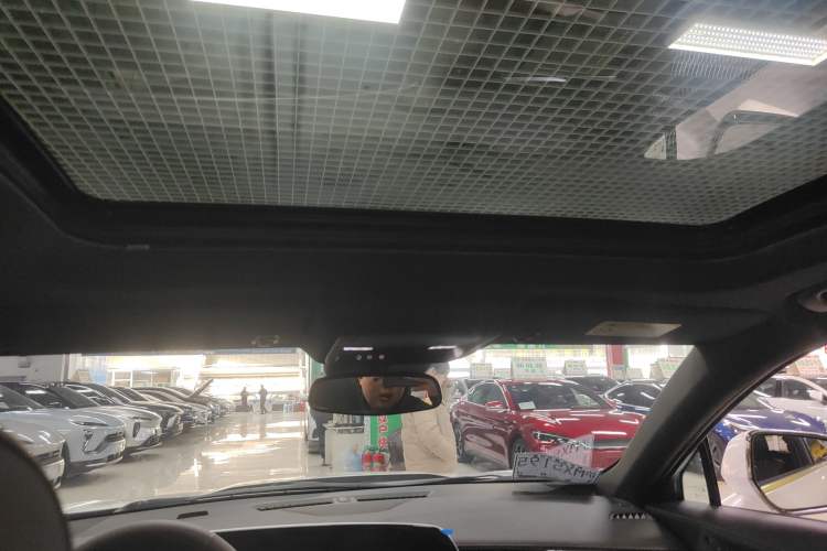 Used Cadillac XT4 2024 28T Two-Wheel-Drive Luxury Version
