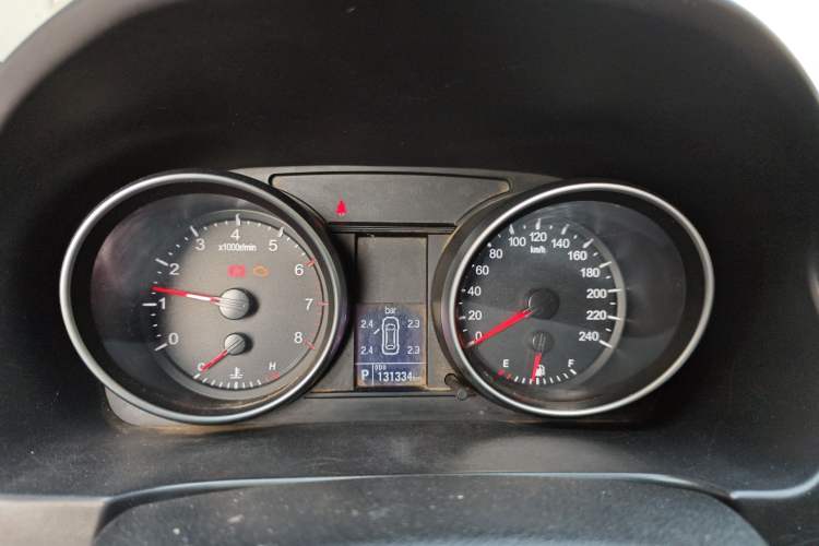 Used Haval H6 2013 Upgraded Model 2.4L Automatic Two-Wheel Drive Elite Version