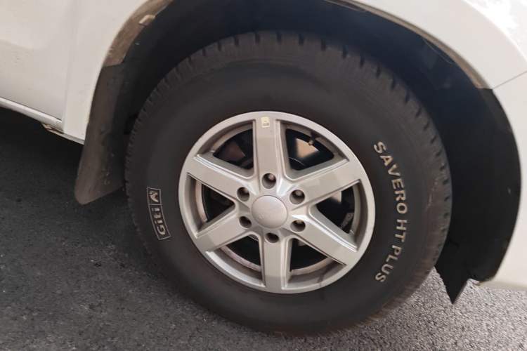 Used JMC Baodian 2023 2.5T Diesel Two-Wheel Drive Comfort Edition Standard Wheelbase JX4D25A6L Right Front Wheel Hub