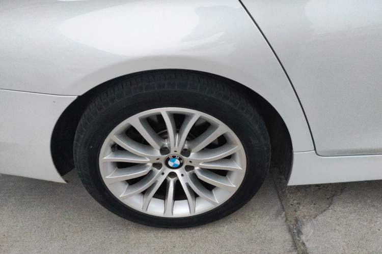 Used BMW 5 Series 2014 525Li Luxury Design Package Right Rear Wheel Hub