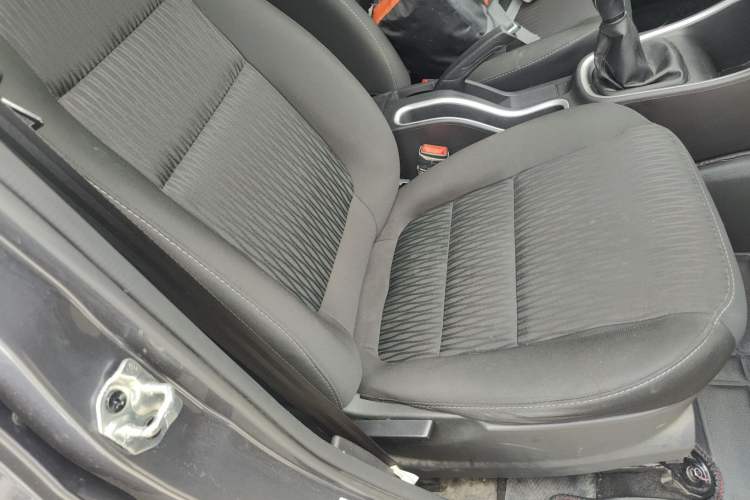 Used Jinbei Gold Hiace M Classic 2024 1.5L Engineering Lion Passenger Vehicle 6 Seats Right Front Seat