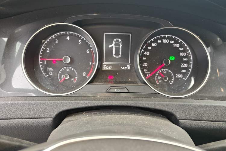 Used Volkswagen Golf 2017 1.6L Automatic Comfort Million-Vehicle Anniversary Edition