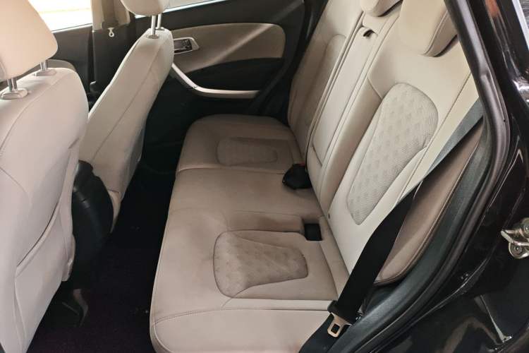 Used Bestune X80 2013 2.0L automatic comfort version
