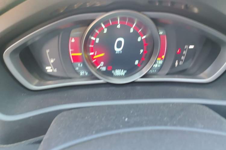 Used Volvo V40 2013 2.0T Zhiya Edition
