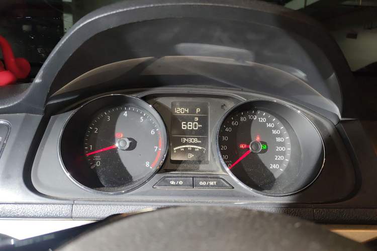 Used Volkswagen Lavida 2015 1.6L Automatic Comfort Edition