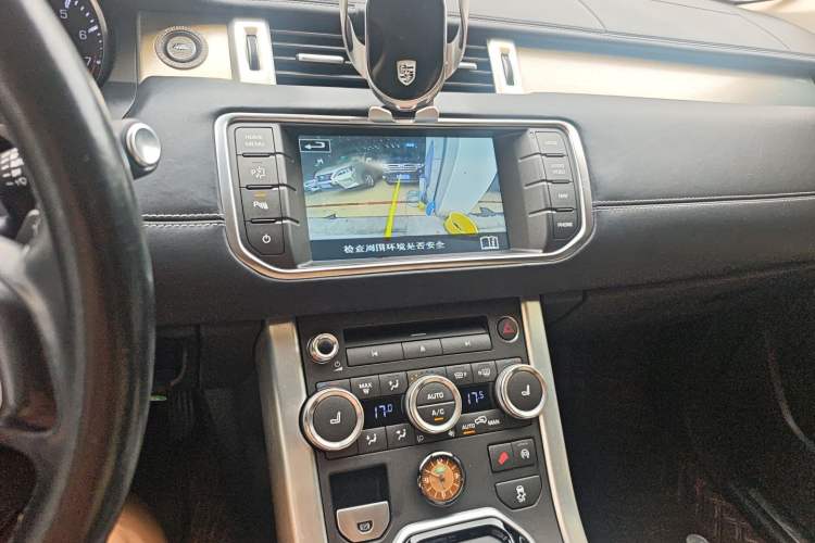 Used Land Rover Range Evoque 2015 2.0T Five-Door Enjoyment Edition Audio And AC Panel