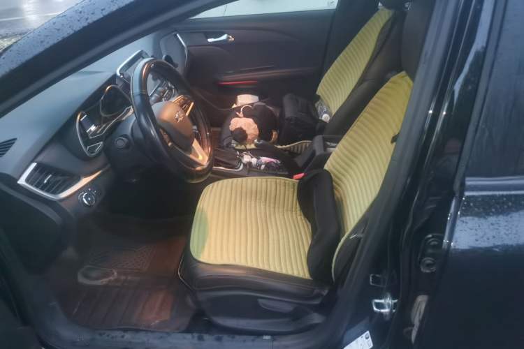 Used Chevrolet Monza 2019 RS 330T Automatic Comfort Edition China VI Standard Left Front Seat