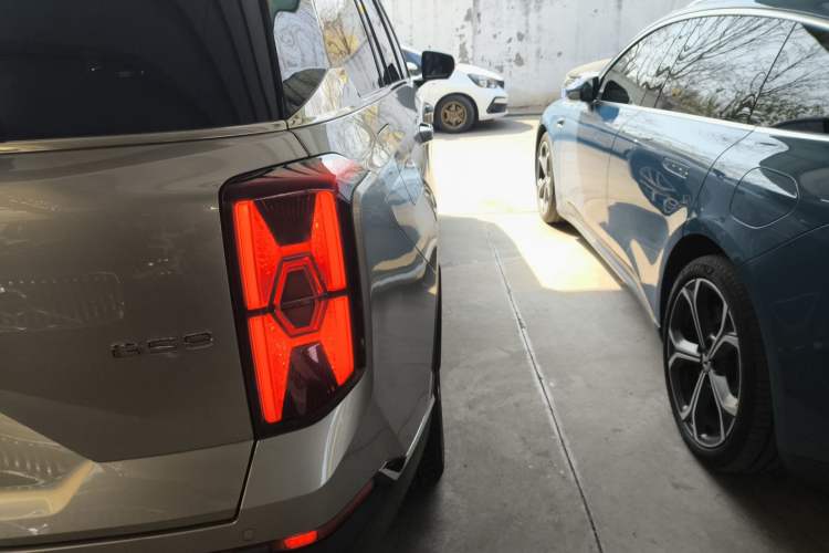 Used GAC Trumpchi GS8 2022 Linghang Series 2.0 TGDI Two-Wheel-Drive Luxury Smart Connectivity Version (7 Seats) Right Rear Taillight