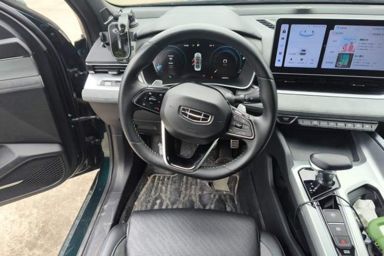 Used Geely Auto Preface 2023 2.0TD "Only This Verdant Green" Edition Steering Wheel