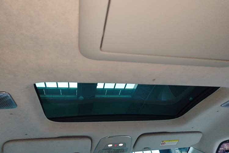 Used Volvo EM90 2025 Ultra Six-Seater