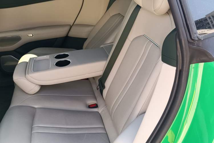 Used Xiaomi Auto YU7 2025 Ultra-Long Range High-Performance All-Wheel-Drive Max Edition Left Rear Seat