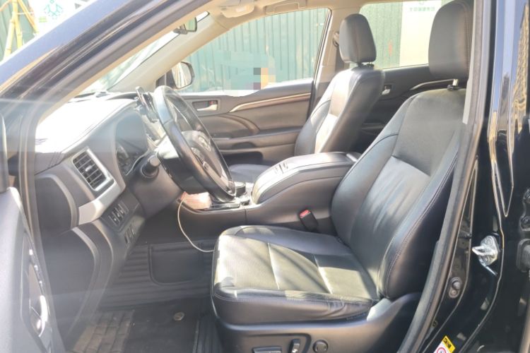 Used Toyota Highlander 2017 2.0T Four-Wheel Drive Ultimate Edition 7 Seats Left Front Seat