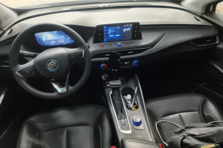 Used Buick Velite 6 2023 Revised Version 430 km Range – Commuter Edition Center Console