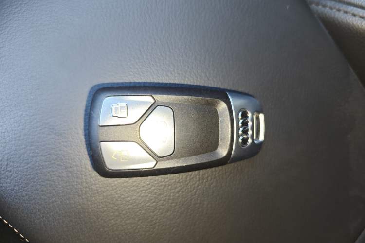 Used Audi Q5L 2020 40 TFSI Prestige Fashion Edition Vehicle Key