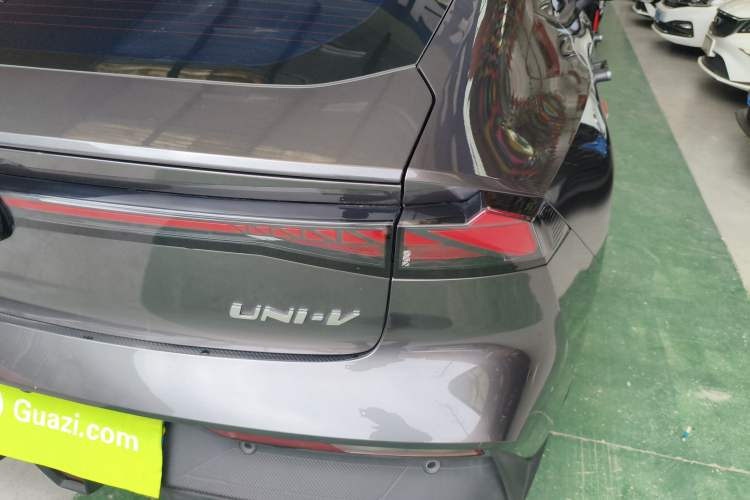 Used CHANGAN UNI-V 2022 1.5T Prestige Version
