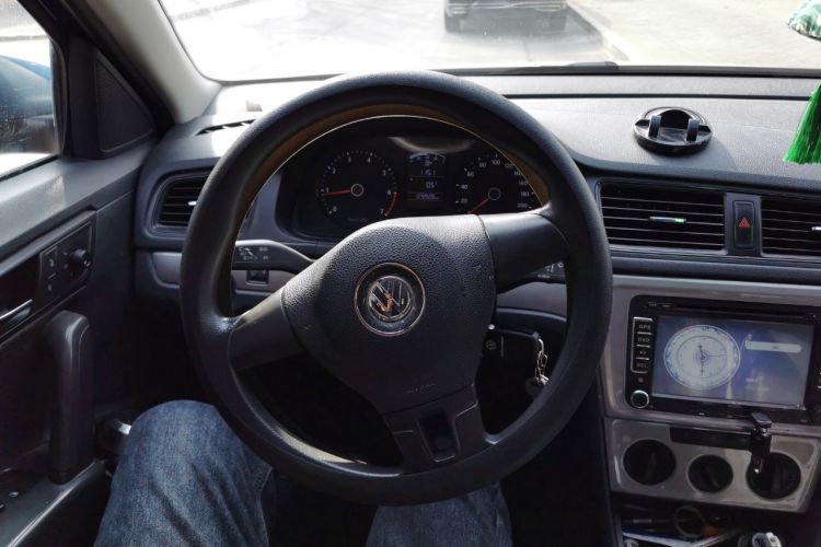 Used Volkswagen Lavida 2013 1.6L Manual Fashion Edition