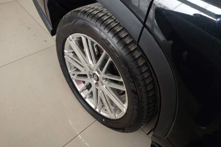 Used Toyota Highlander 2023 2.5L Smart Electric Hybrid Dual-Drive Prestige Version 7 Seats Right Rear Wheel Hub